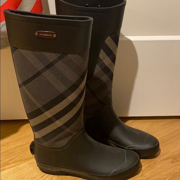 burberry ankle rain boots